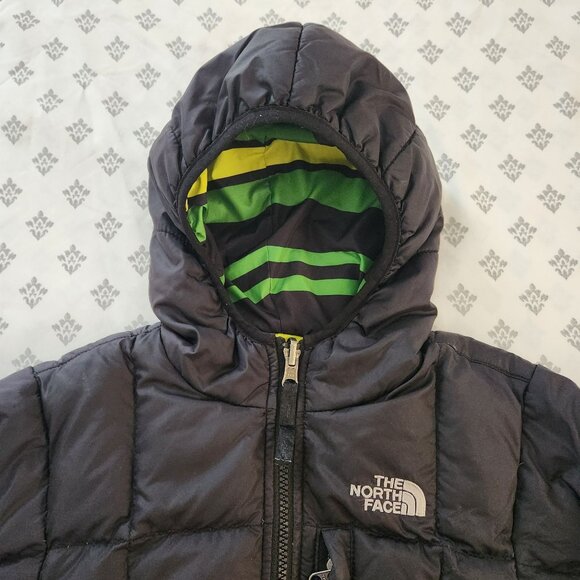 The North Face Reversible Jacket 550 for a Boy Size 5T - Picture 2 of 11
